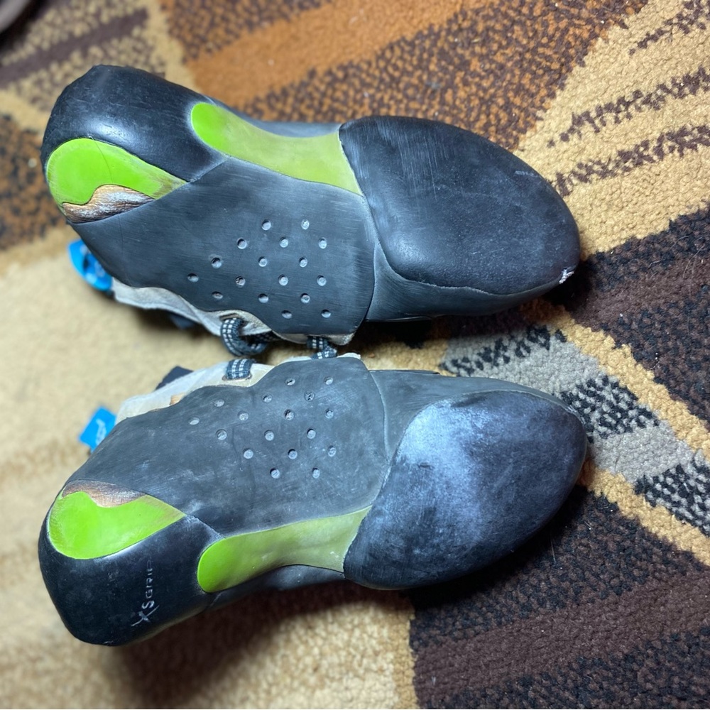 TENAYA Mundaka climbing shoes